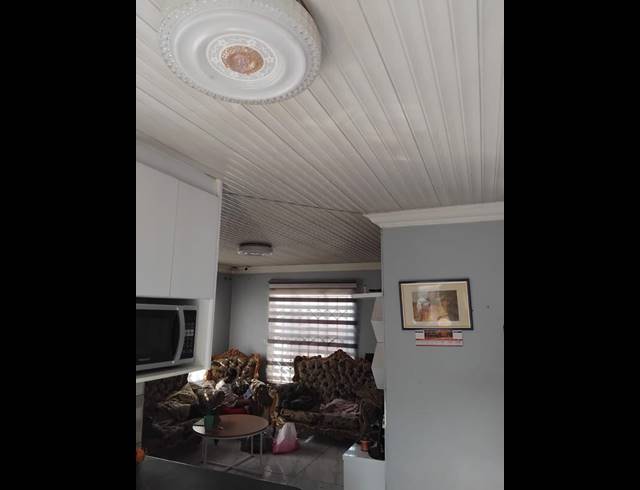 3 BEDROOM HOUSE FOR SALE IN LEONDALE